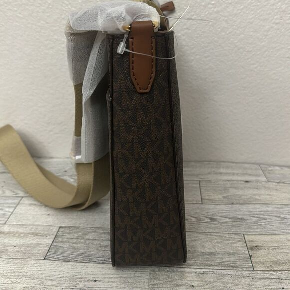 Michael Kors Jet Set Travel Metallic Messenger Bag NWT - Picture 6 of 16